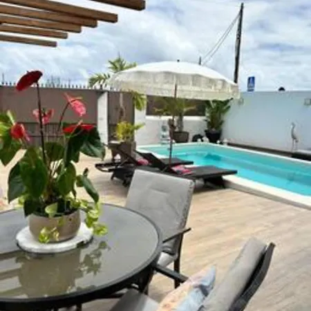 Maravilloso Chalet Con Piscina. 別荘 *