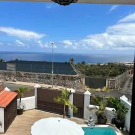 Maravilloso Chalet Con Piscina. 別荘