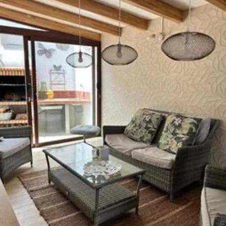 別荘 Maravilloso Chalet Con Piscina. *